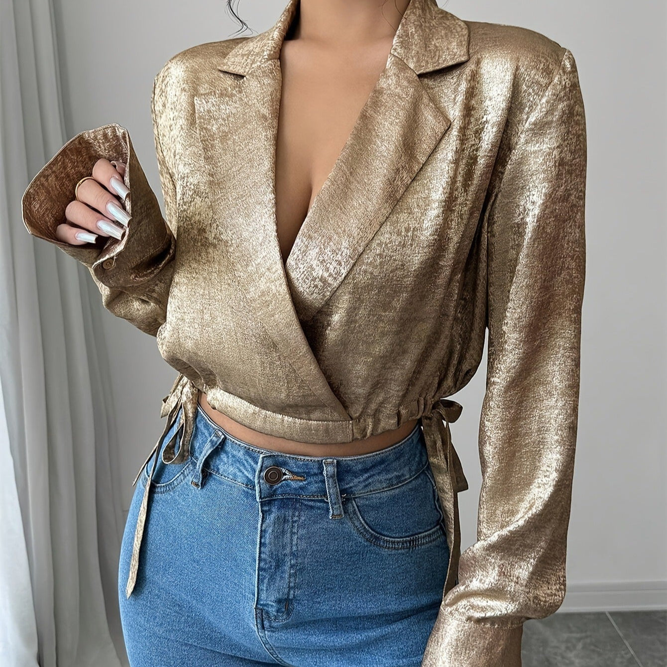 Damenbluse aus glänzendem Satin mit Hemdkragen - Clara