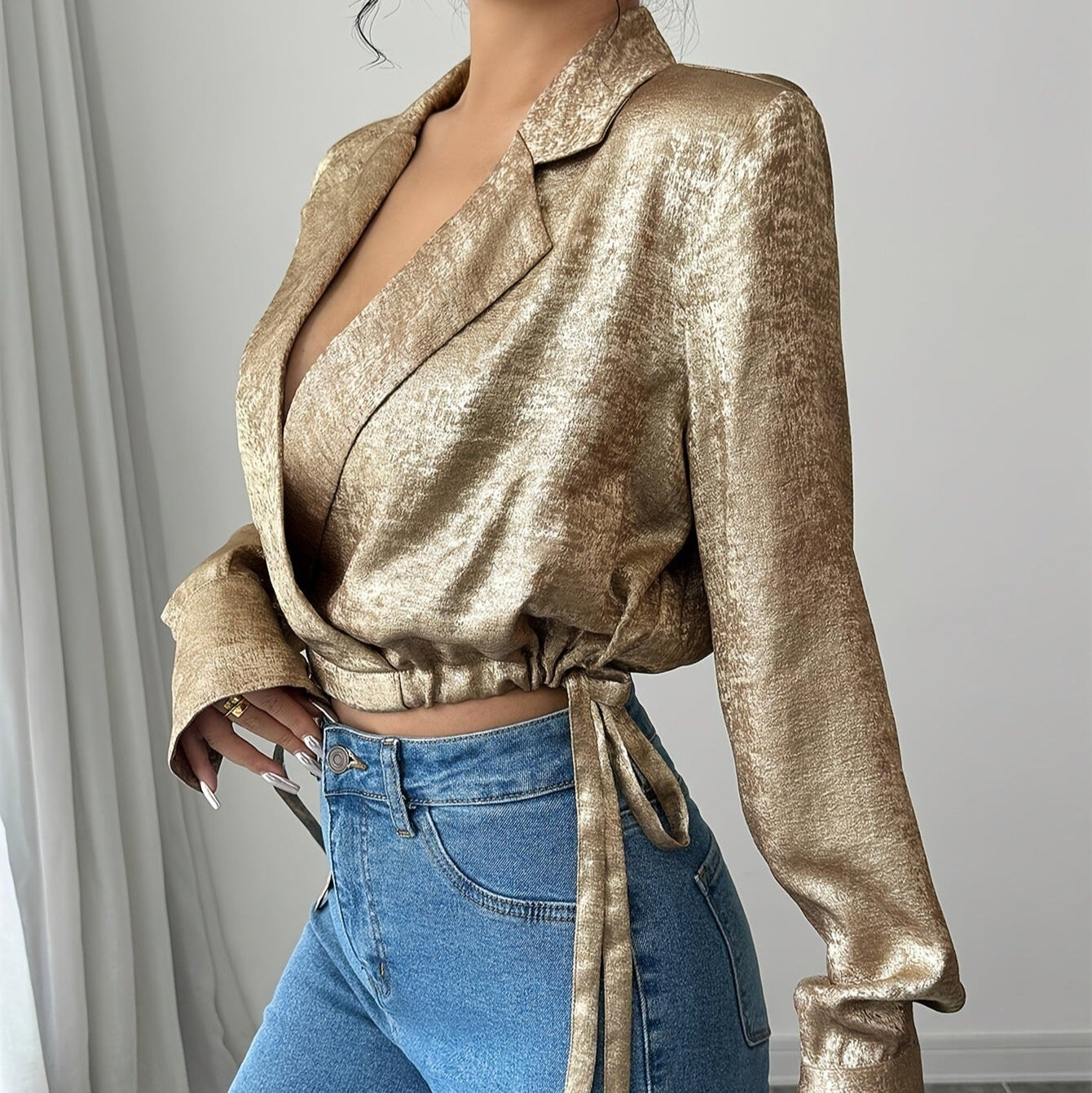 Damenbluse aus glänzendem Satin mit Hemdkragen - Clara