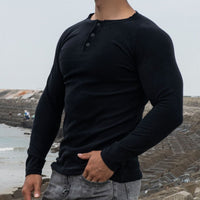 Herren-T-Shirt mit langen Ärmeln, schmale Passform mit Knöpfen - Dario