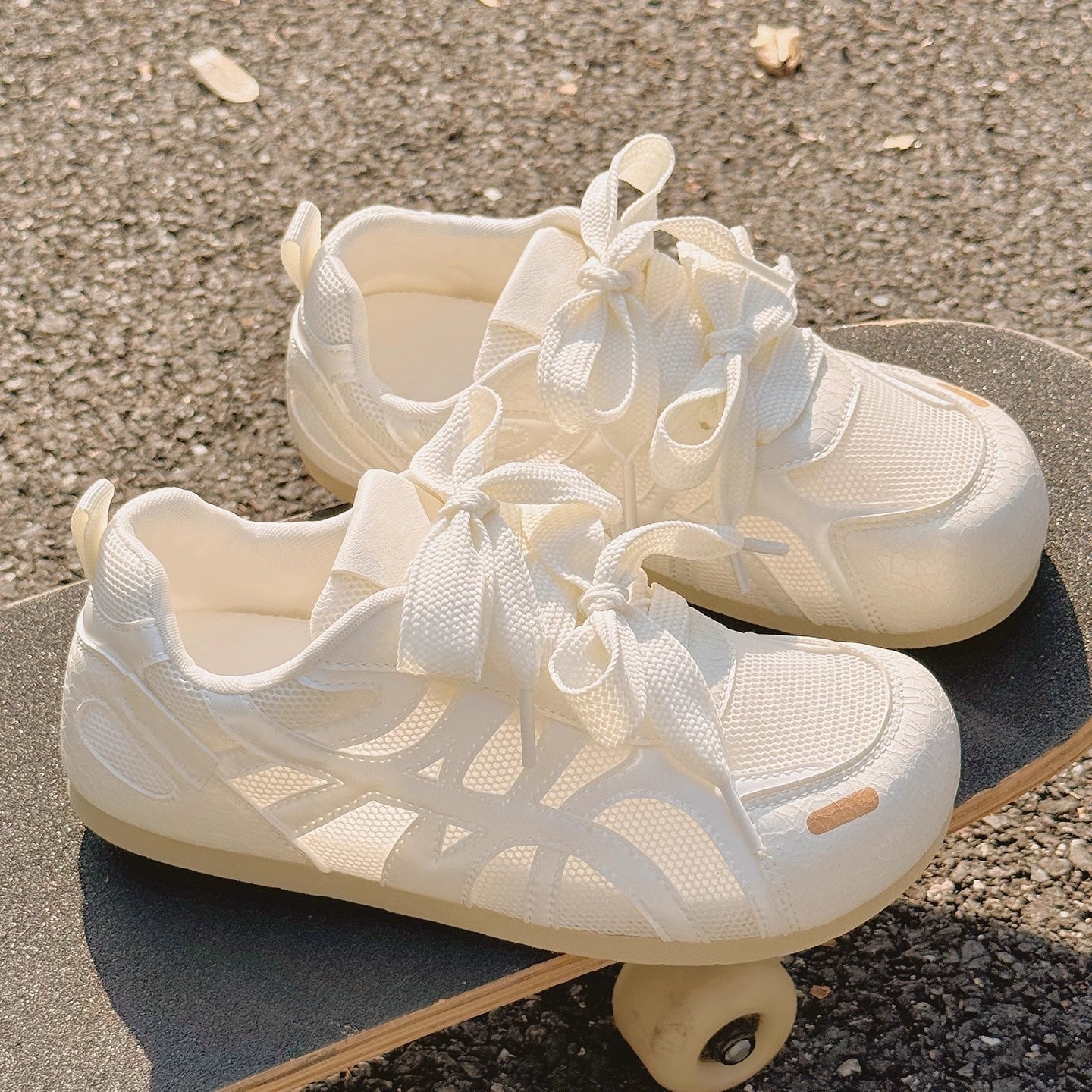 Damen-Turnschuhe mit Kreuzriemen - Alana