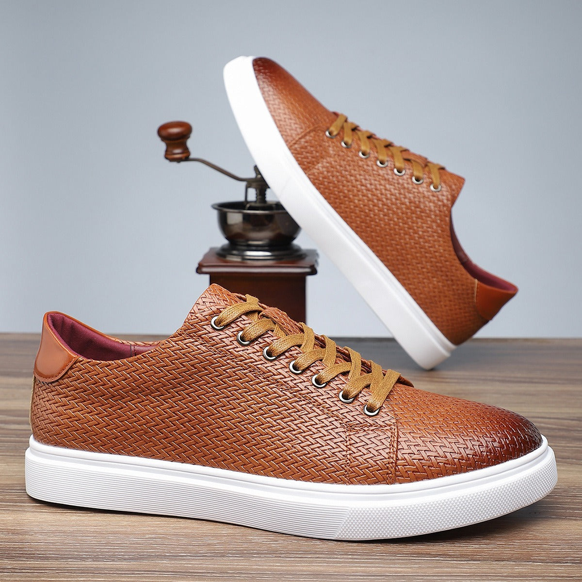 Niedrige Herren-Turnschuhe aus geprägtem Kunstleder im Casual-Stil - Álvaro