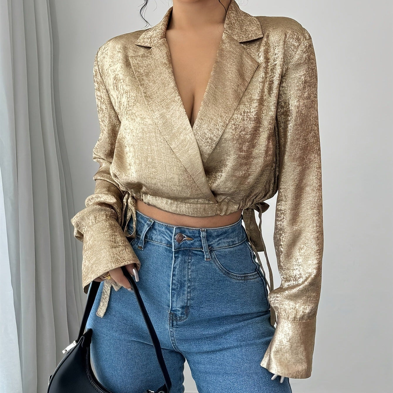Damenbluse aus glänzendem Satin mit Hemdkragen - Clara