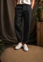 Herrenhose aus Leinen mit Bundfalten, geradem Schnitt, Gürtelschlaufen und Seitentaschen – Rene