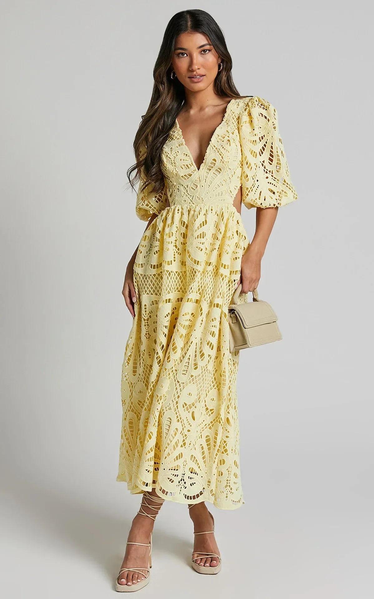 Maxikleid mit V-Ausschnitt und durchbrochener Spitze - Liora