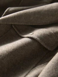 Kurze Damenjacke mit breitem Revers - Bryndis