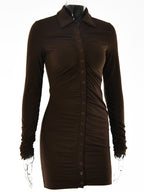 Viki - Eng anliegendes Abendkleid mit Knopfleiste