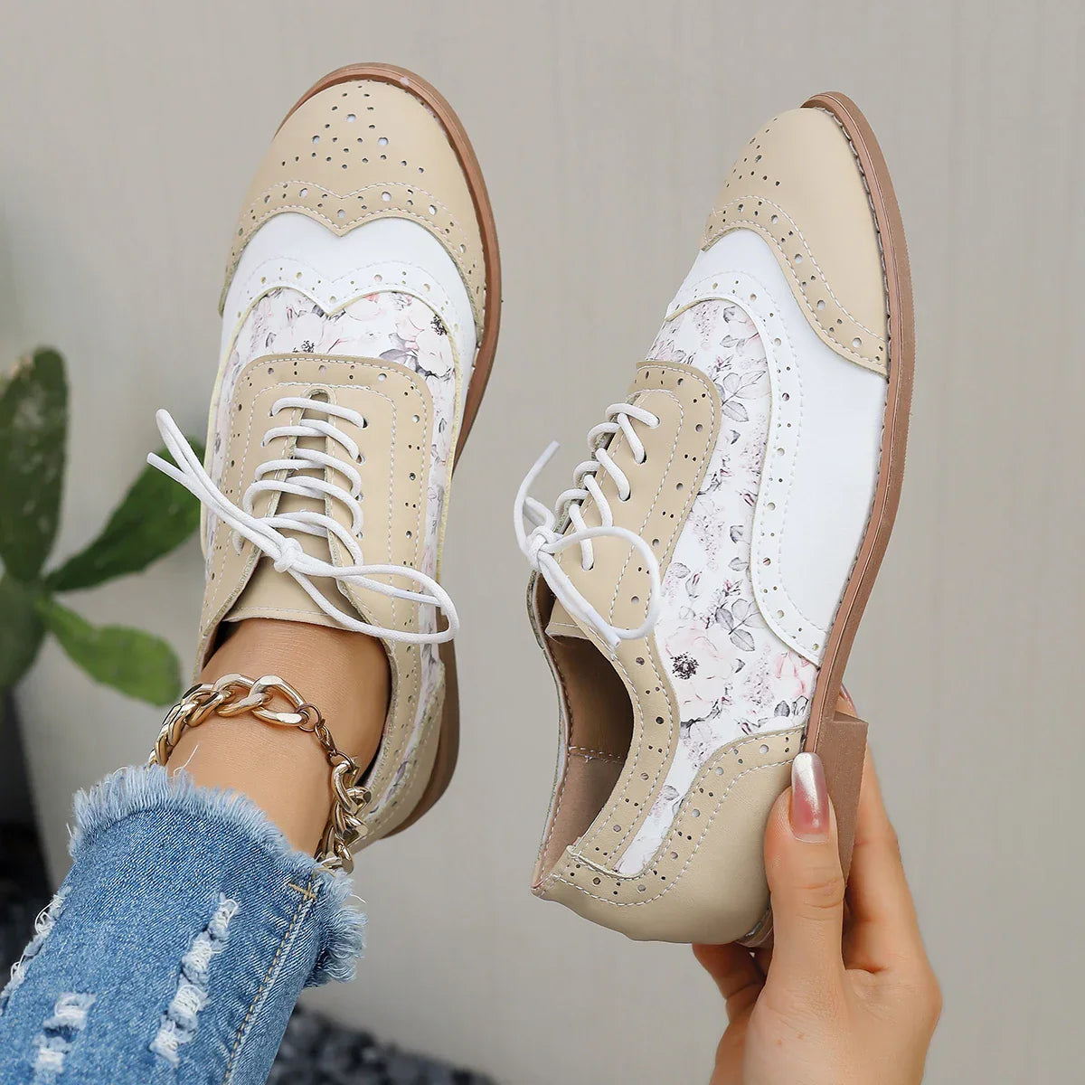Mehrfarbiger Oxford-Schuh für Damen mit glänzender Oberfläche - Aurora