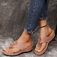 Women's sandals - Fashionable floral wedge flip-flops