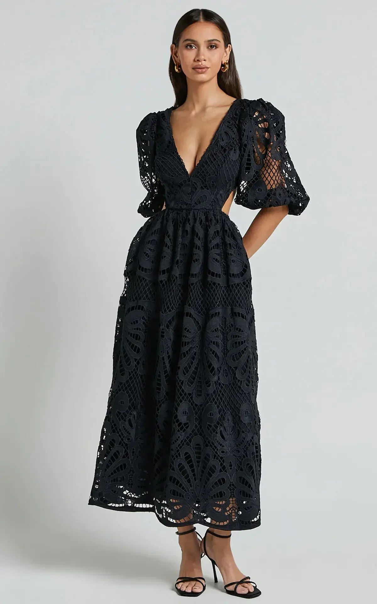 Maxikleid mit V-Ausschnitt und durchbrochener Spitze - Liora