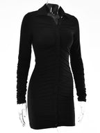 Viki - Eng anliegendes Abendkleid mit Knopfleiste