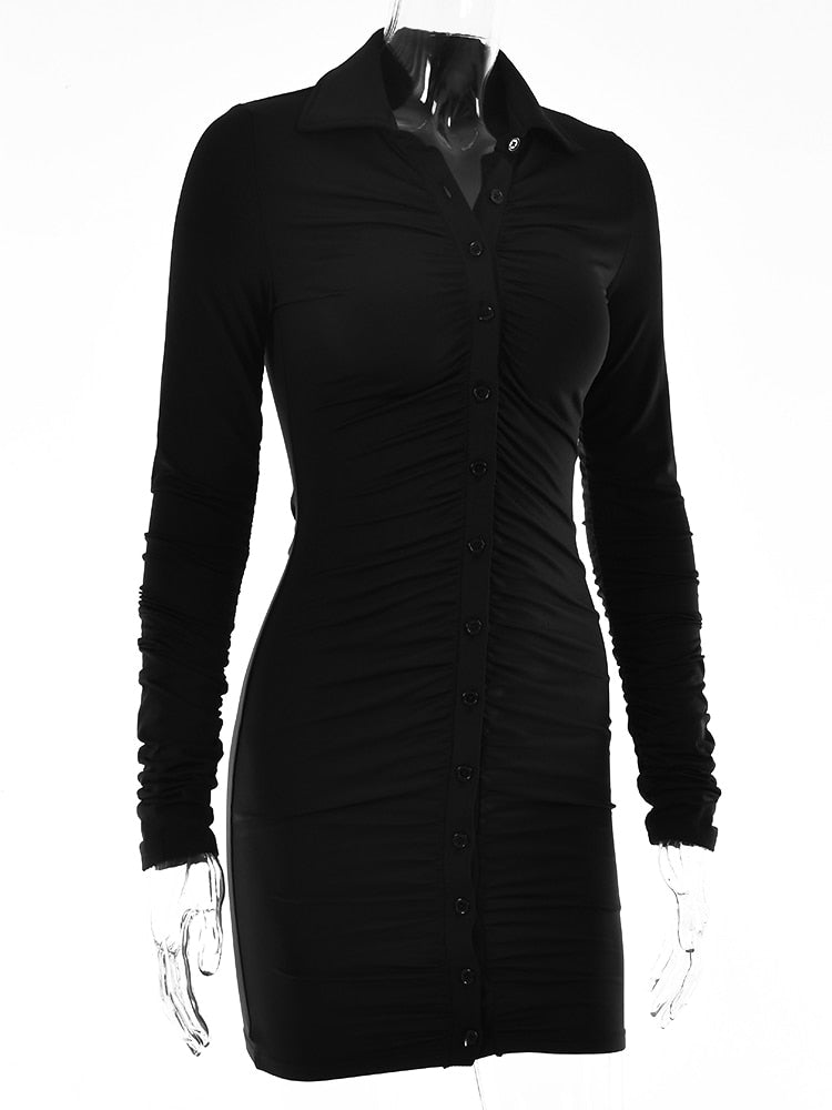 Viki - Eng anliegendes Abendkleid mit Knopfleiste