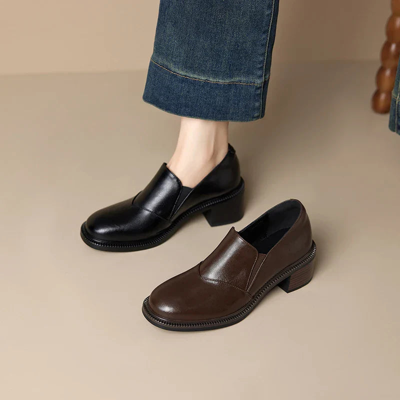 Damen Leder Slipper mit breitem Absatz und runder Spitze - Maelle
