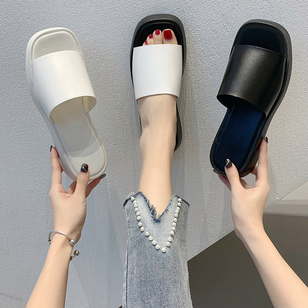 Eva - Minimalist slide sandals with wide strap