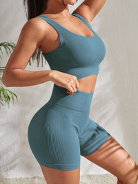 Joli set de sport avec short et tops pour femmes - Bera Sportoutfit