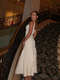 Ariana - Robe élégante avec plis et coupe ajustée