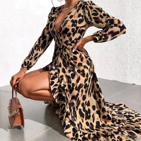 Lisandra | V-neck dress