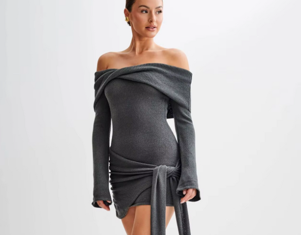 Zeya - Robe flatteuse en maille fine à épaules dénudées