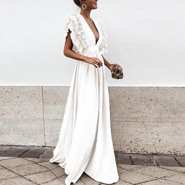 Elegant dress with gathered sleeves