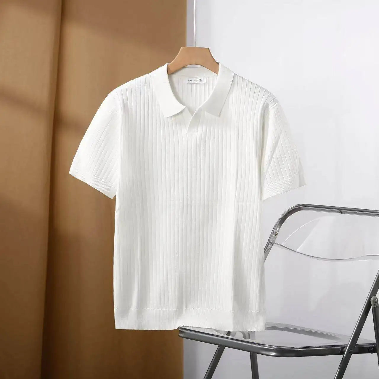 Herren-Poloshirt in schmaler Passform mit vertikaler Struktur und breitem Kragen - Darel