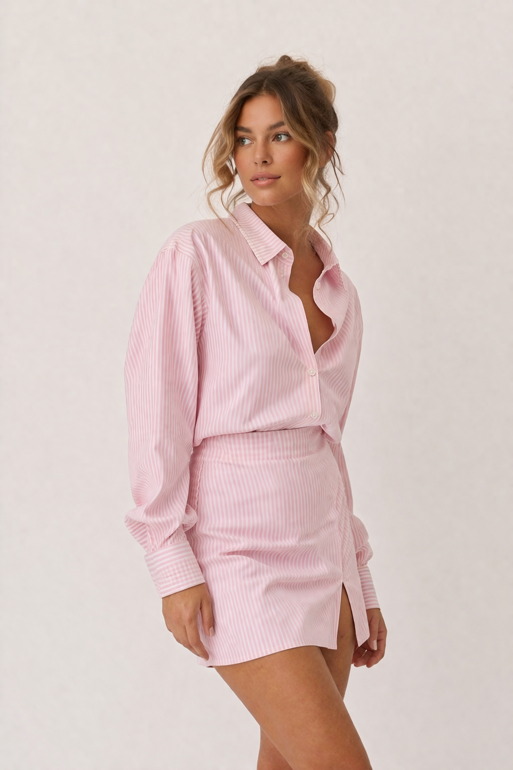 Gestreiftes Hemd-Rock-Set für Damen im urbanen Stil - Ximena
