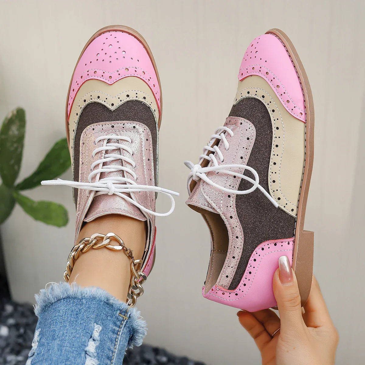 Mehrfarbiger Oxford-Schuh für Damen mit glänzender Oberfläche - Aurora