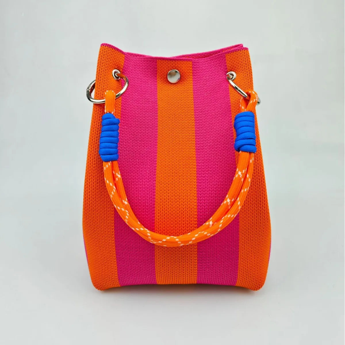 Geflochtene Eimertasche für Frauen mit Frühlings-Sommer-Streifen-Design