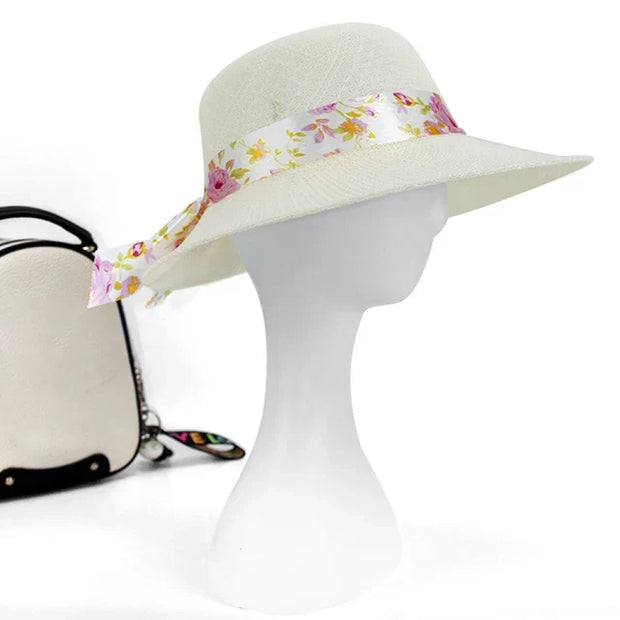 Chapeau mode d'été avec cravate chic