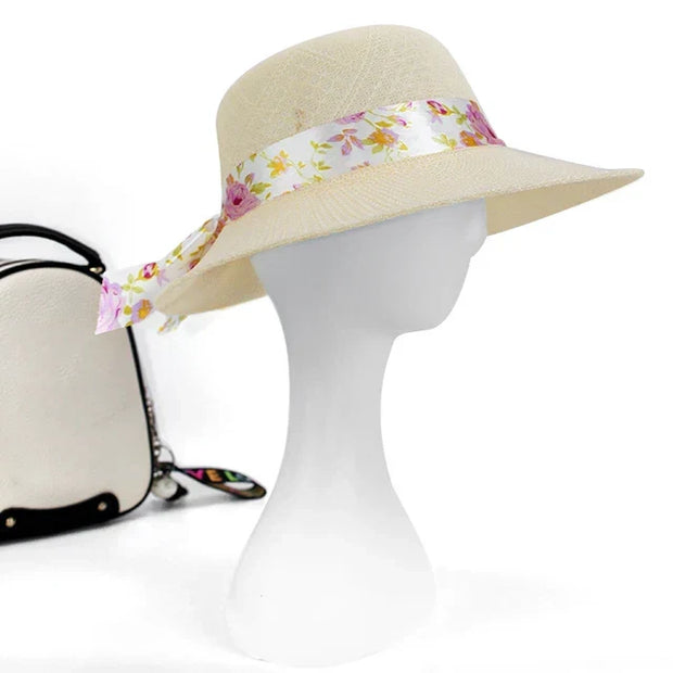 Chapeau mode d'été avec cravate chic