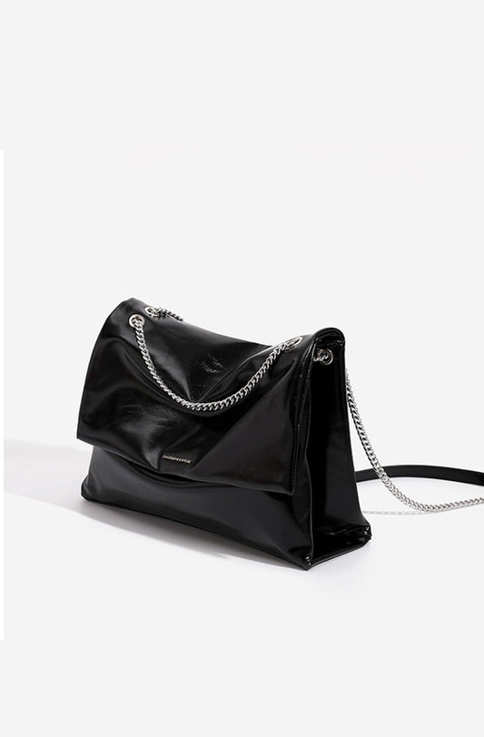 Sac à bandoulière pour femme avec rabat et chaîne en métal