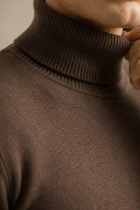 Herrenpullover mit Rollkragen, schmaler Passform, glatter Strick – Caspar