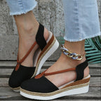 Geschlossene Damen-Sandalen mit Keilabsatz aus natürlichem Stoff - Elvira