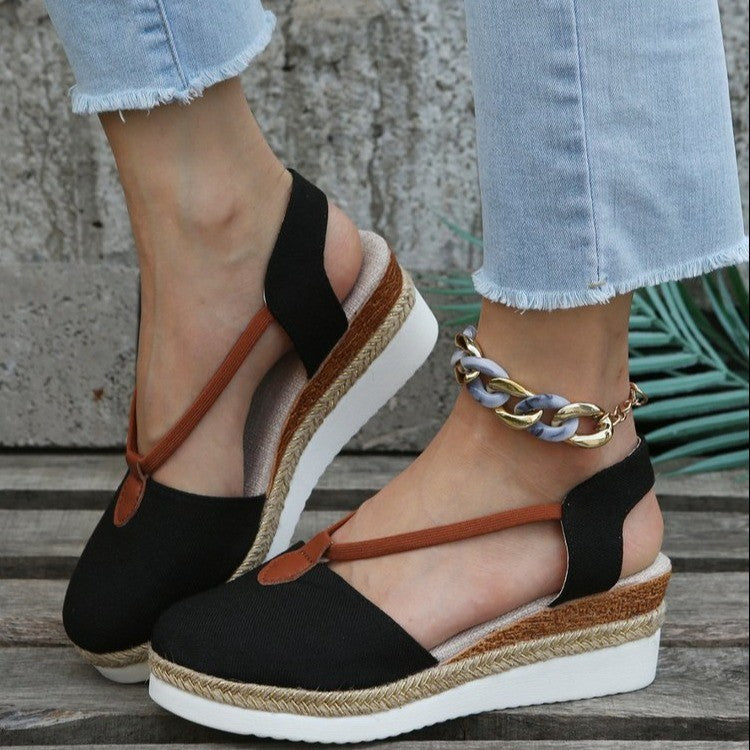 Geschlossene Damen-Sandalen mit Keilabsatz aus natürlichem Stoff - Elvira