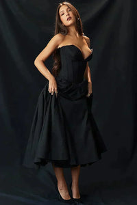 Dariana - Deep V-neck strapless dress