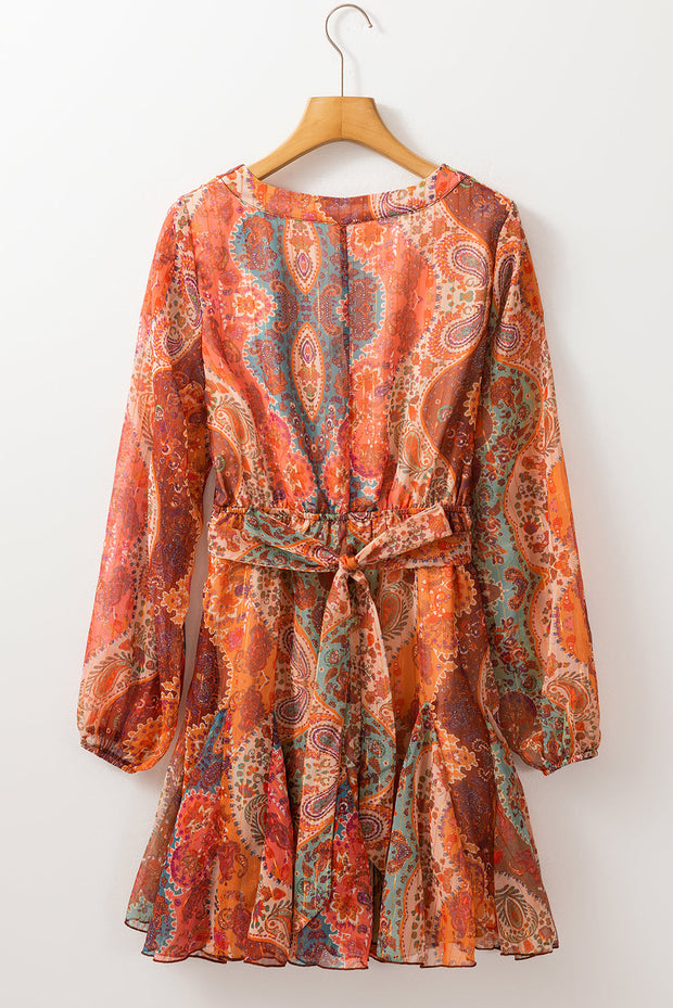 Stefanny - Mini robe plissée ceinturée à manches longues imprimée