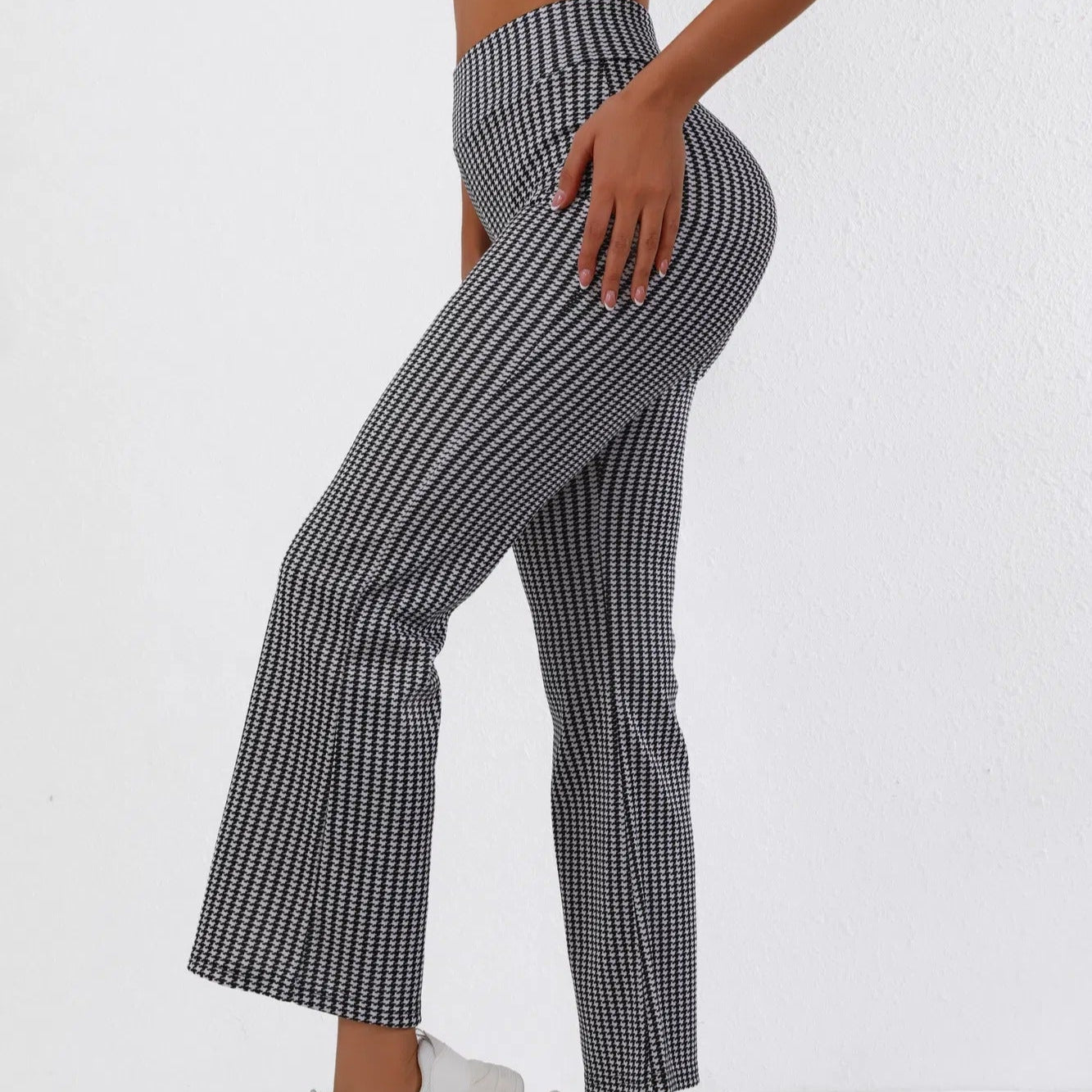 Ausgestellte Damenhose aus Stretchmaterial mit klassischem Druck - Renata