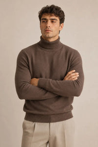 Herrenpullover mit Rollkragen, schmaler Passform, glatter Strick – Caspar