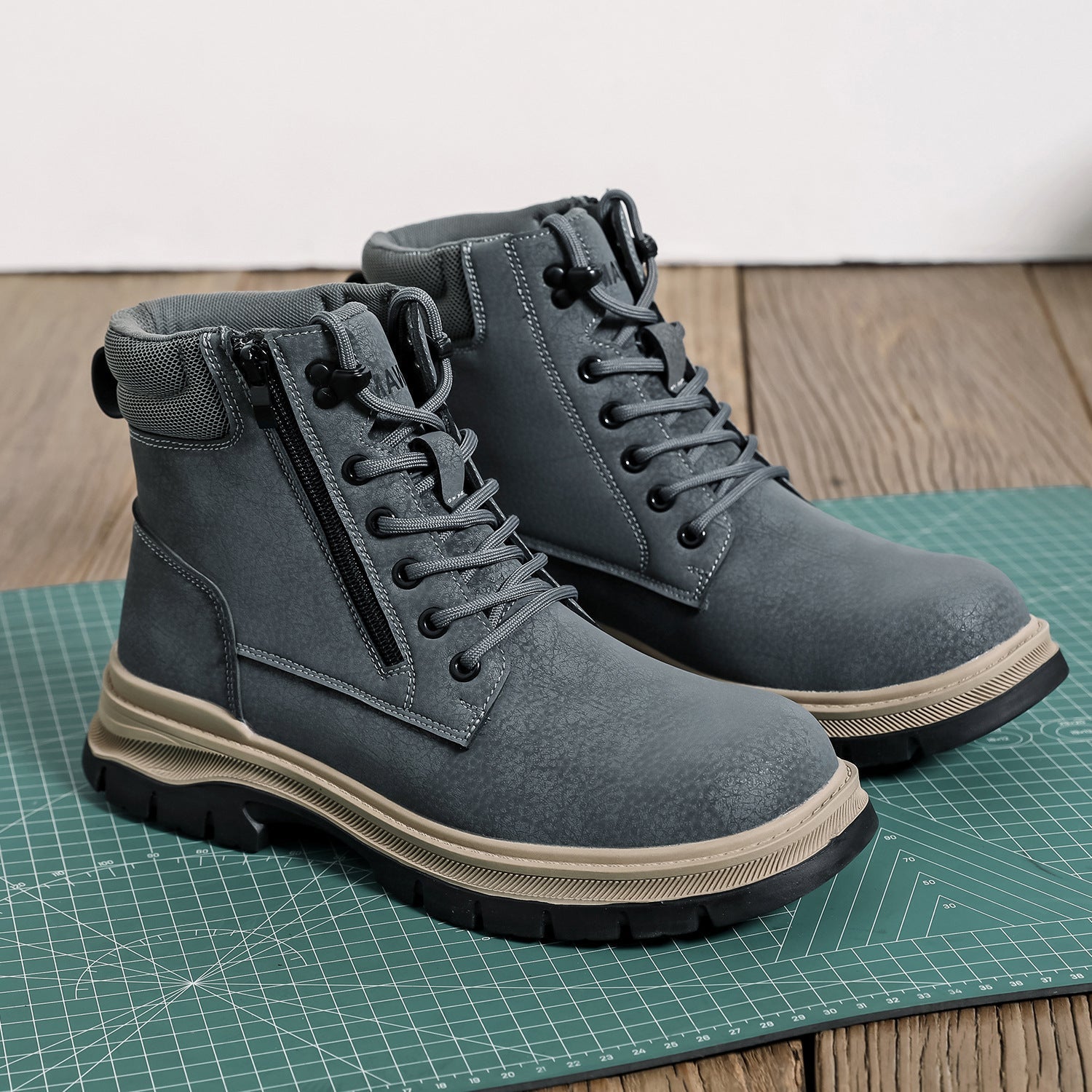 Schwere hohe Herrenstiefel - Konrad