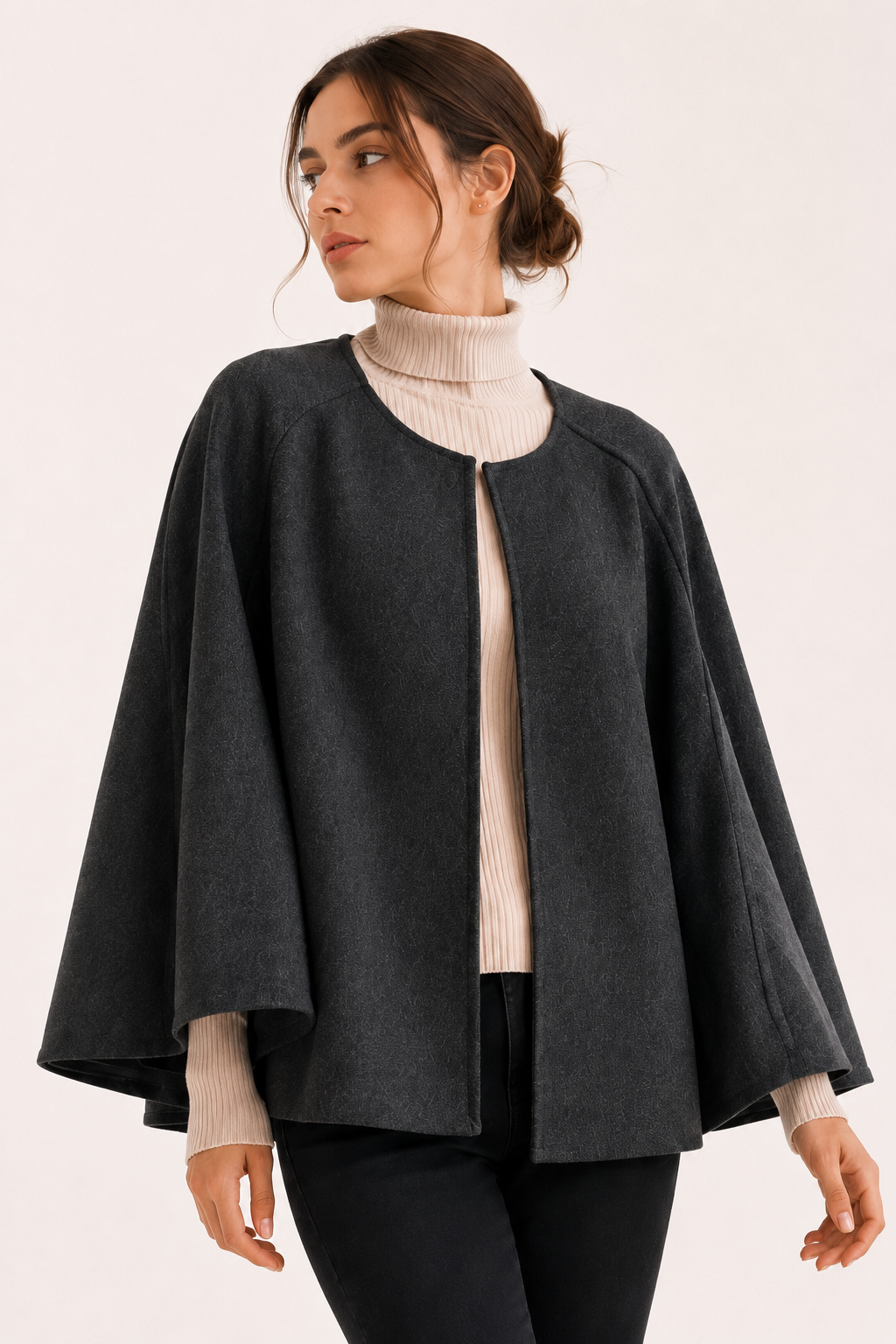 Kurzer Damenmantel im Cape-Stil mit offenem Vorderteil und weiten Ärmeln – Tiffany