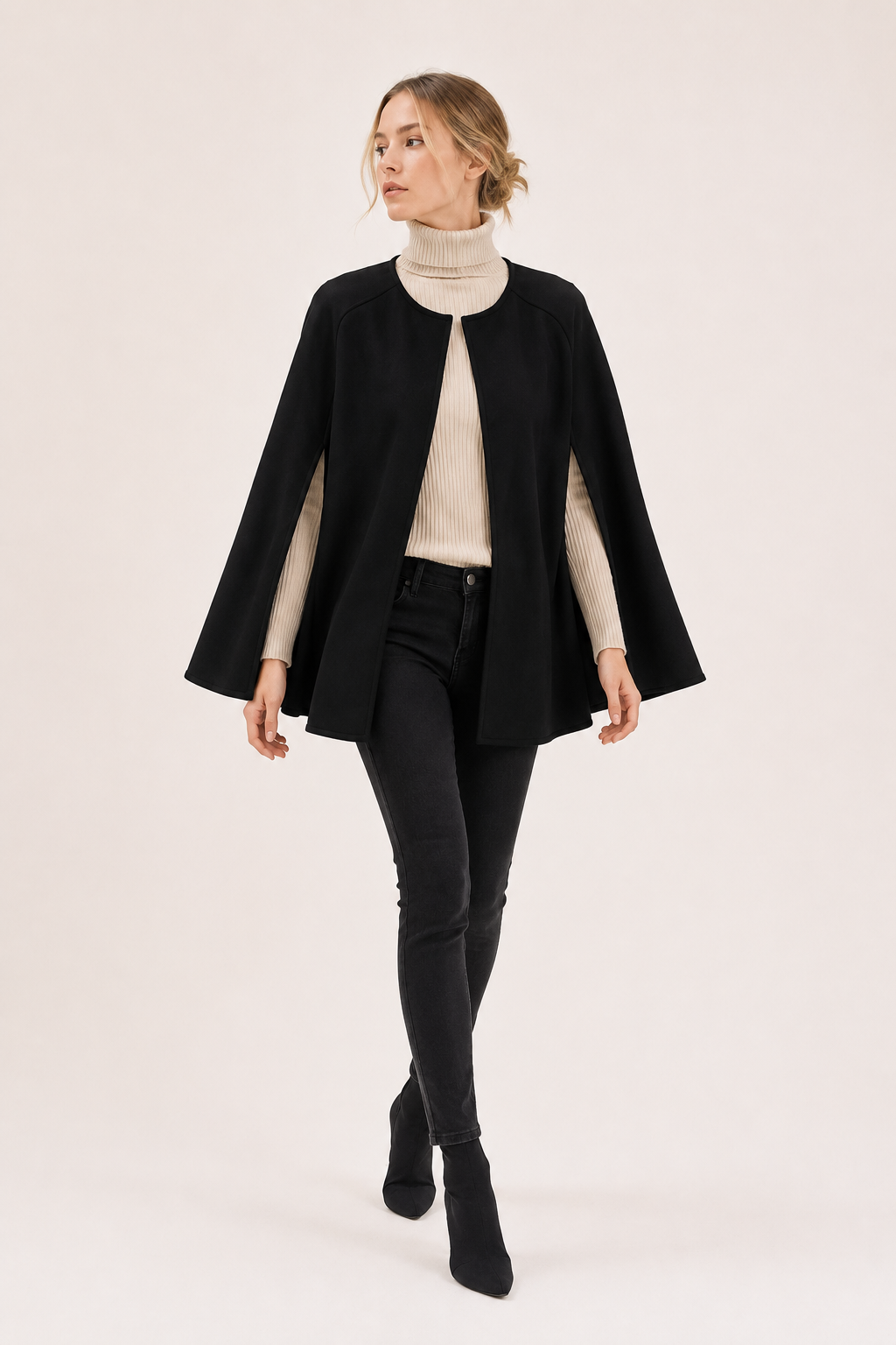 Kurzer Damenmantel im Cape-Stil mit offenem Vorderteil und weiten Ärmeln – Tiffany