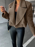 Kurzer Damenmantel mit Revers und Oversize-Schnitt – Annika