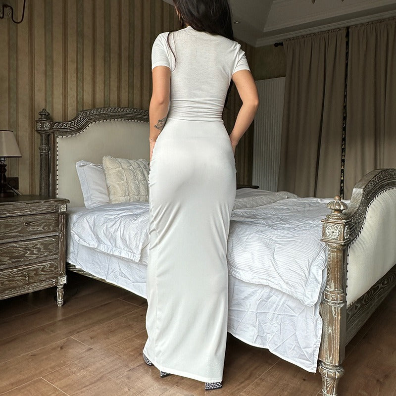 Langes Damenkleid mit tiefem Ausschnitt - Julieta