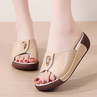 Sandales pour femmes en cuir synthétique avec détails métalliques - Elena