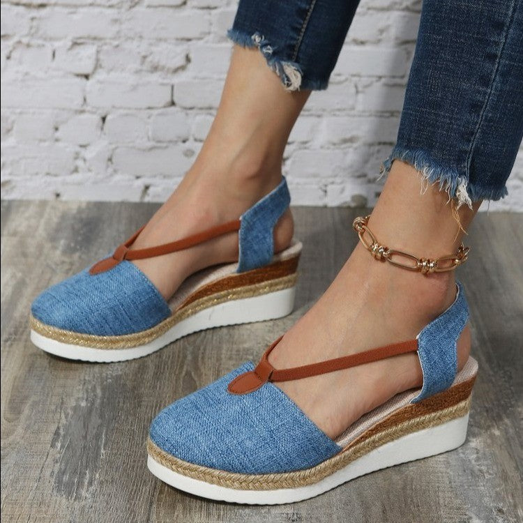 Geschlossene Damen-Sandalen mit Keilabsatz aus natürlichem Stoff - Elvira