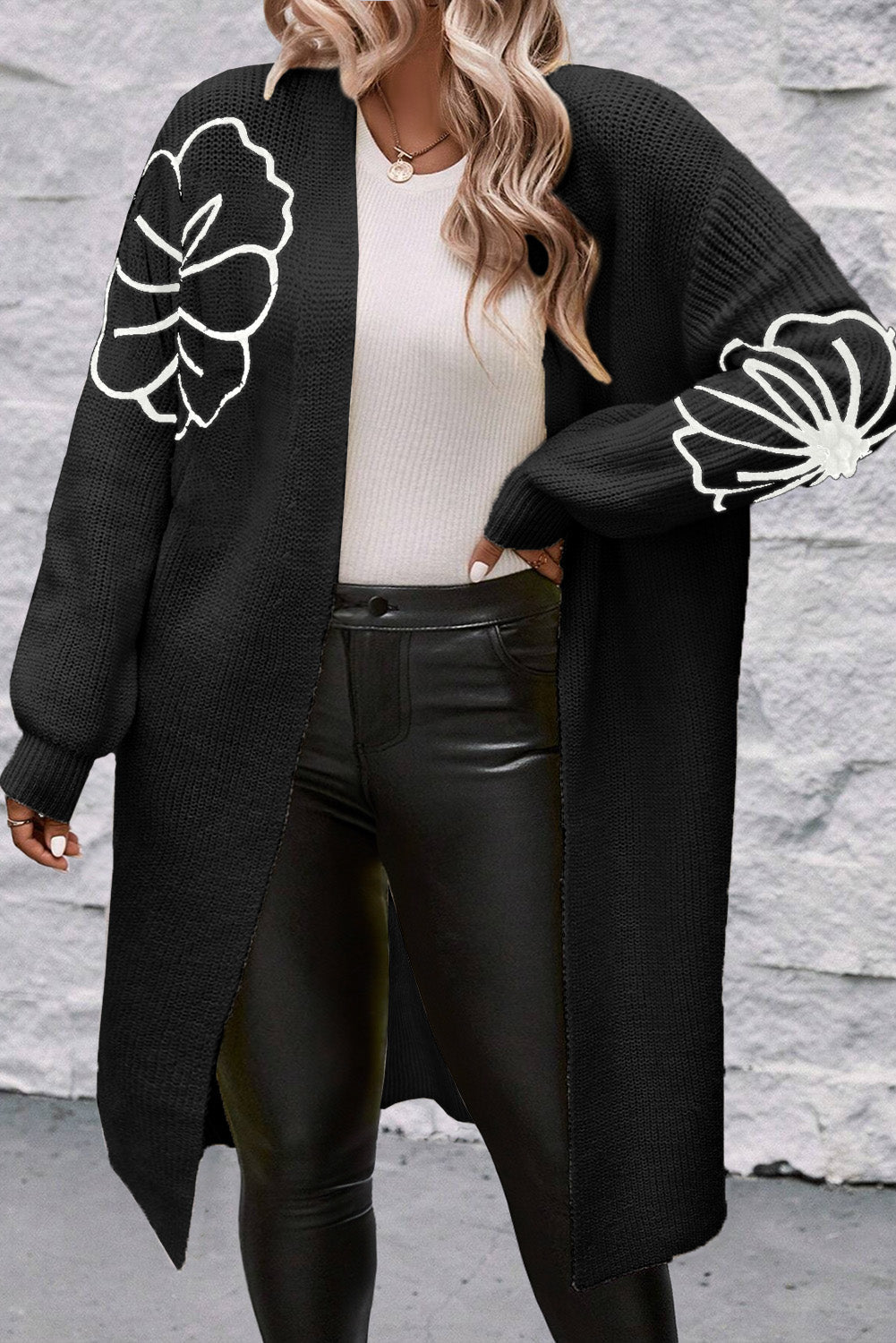 Arleth - Offene schulterfreie Duster-Strickjacke mit Blumenstickerei