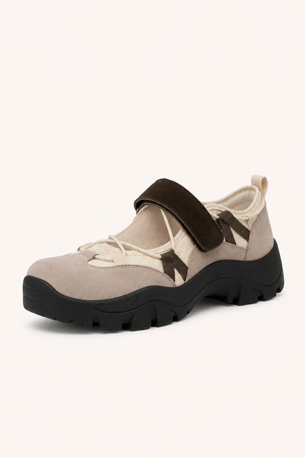 Sport-Ballerinas mit verstellbarem Riemen und gezackter Sohle – Lotte