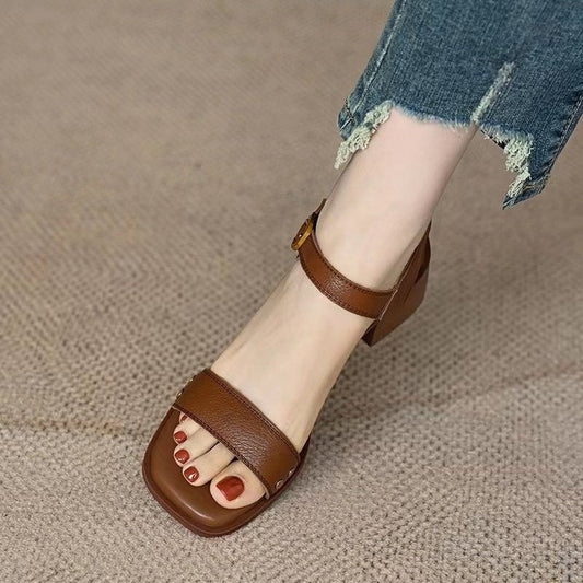Sandales à bout carré pour femmes avec talon large et bride réglable - Mireille