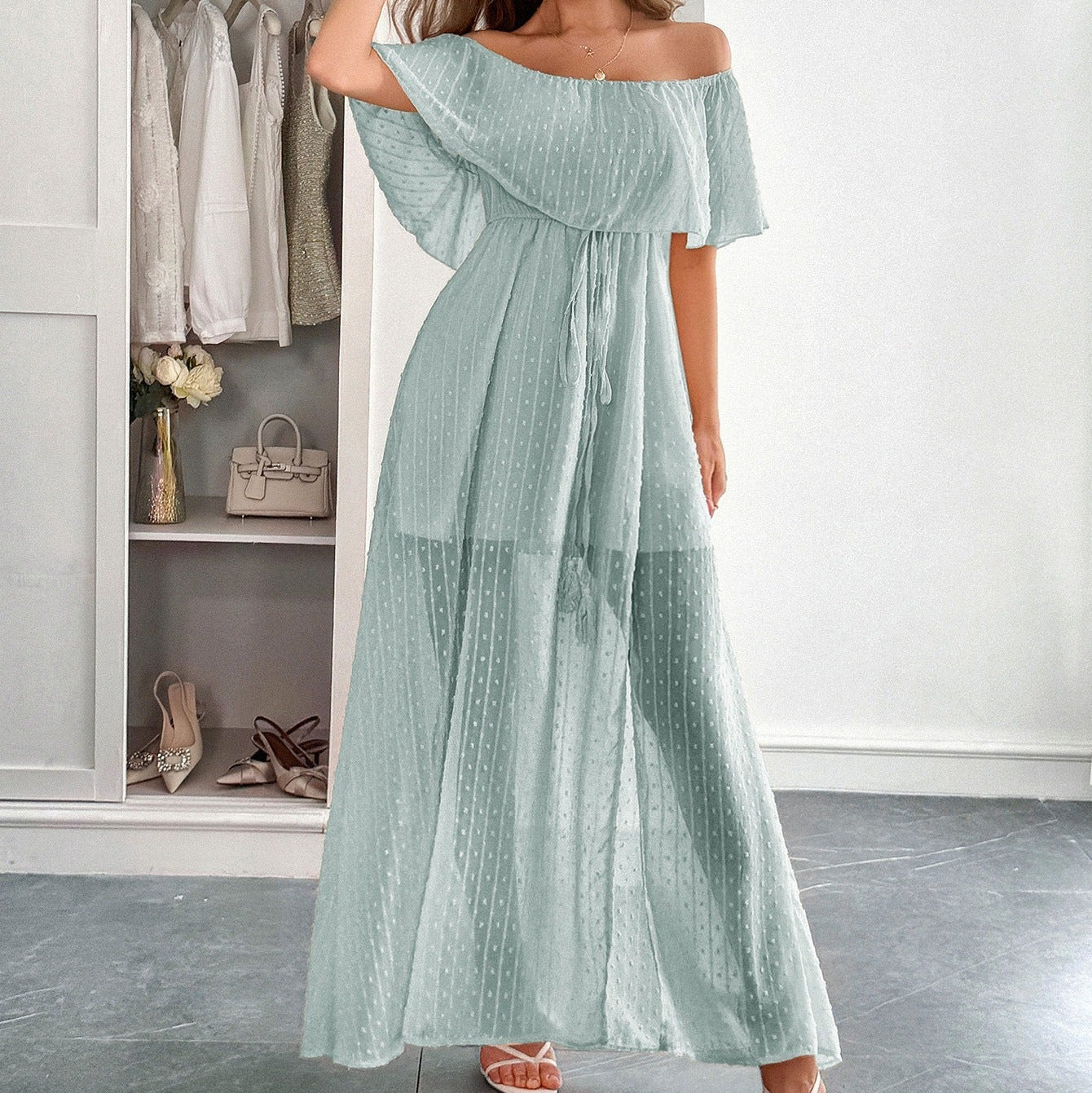 Langes Kleid aus Plumeti-Chiffon mit fließendem Bootsausschnitt - Noelia