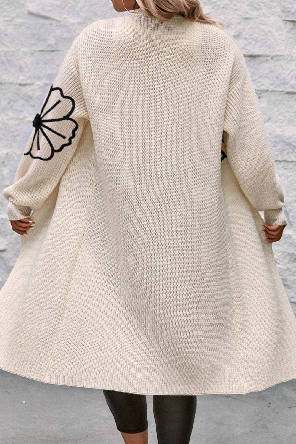 Arleth - Offene schulterfreie Duster-Strickjacke mit Blumenstickerei