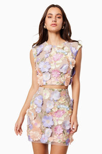 Ensemble rose floral brodé