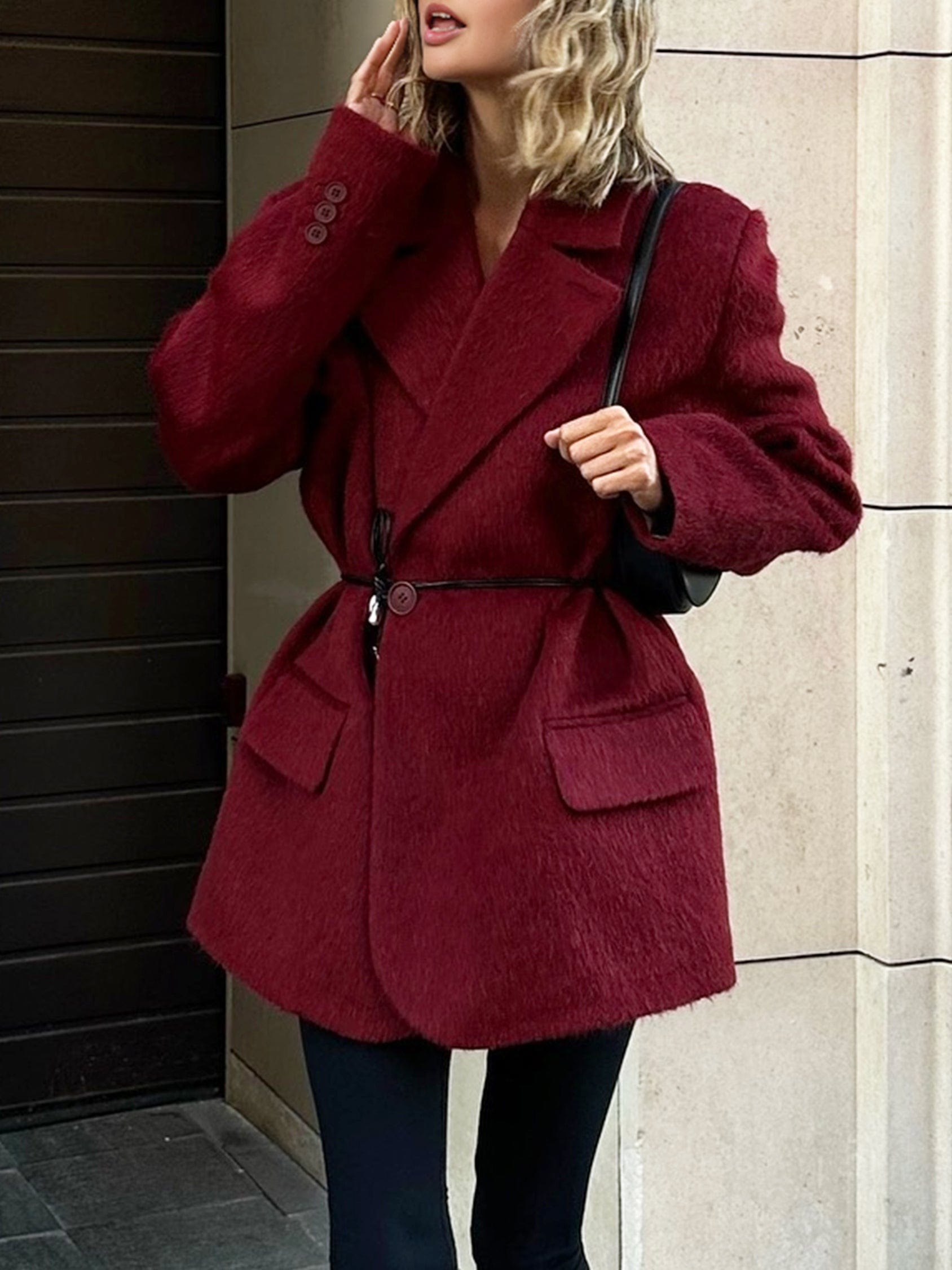 Damenblazer aus Wolle mit schmalem Gürtel und spitzen Revers – Ursula